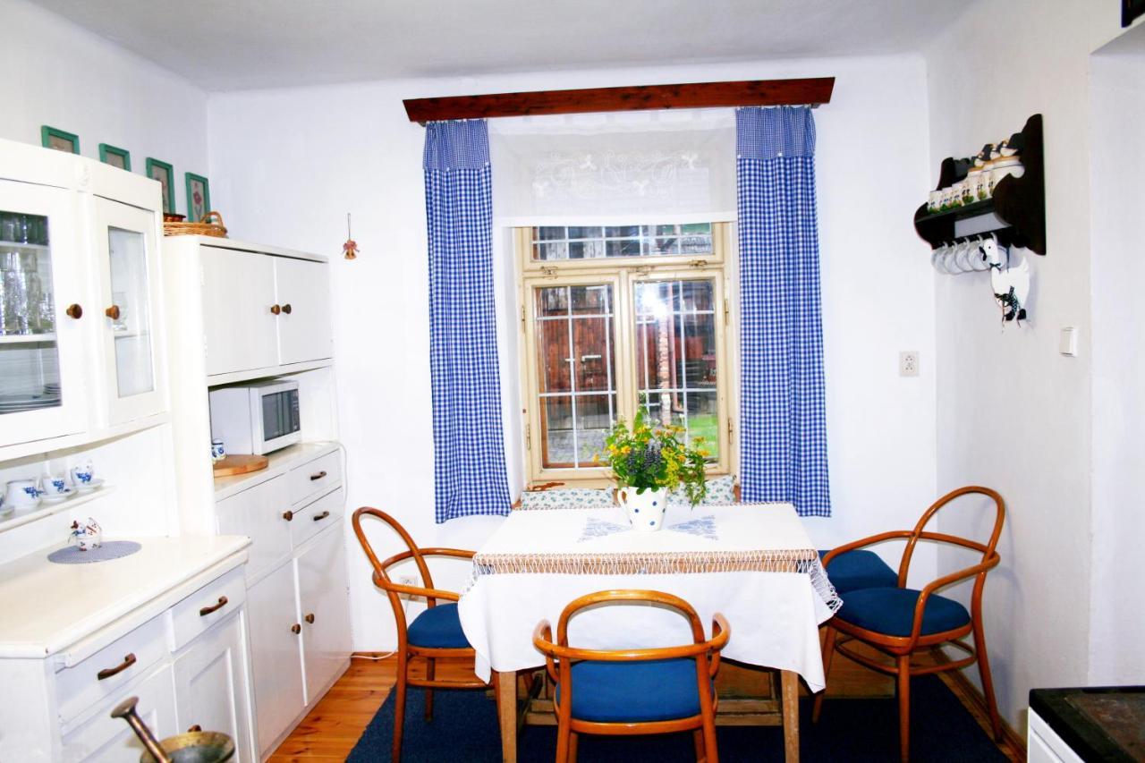 Chalupa Branžež Komárovský rybník Esterno foto