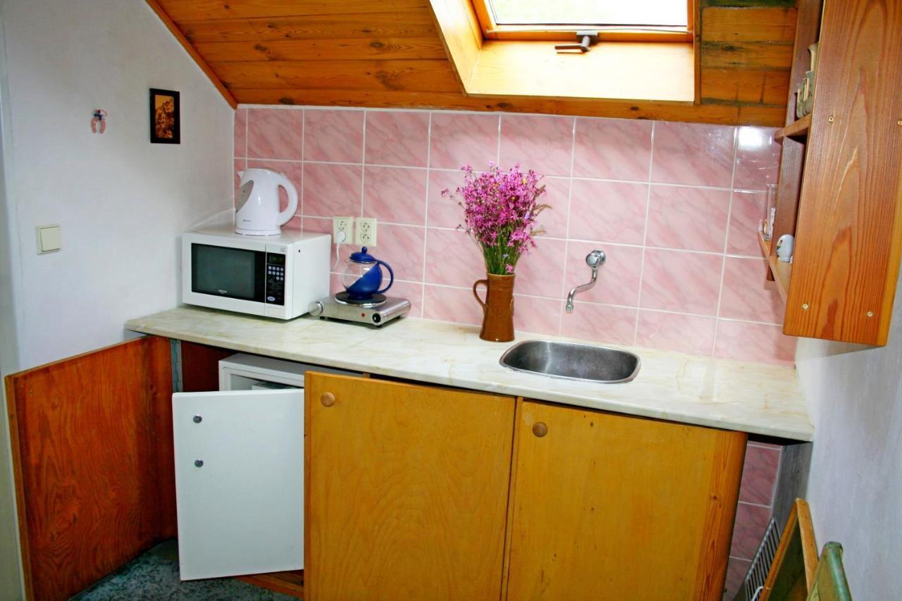 Chalupa Branžež Komárovský rybník Esterno foto