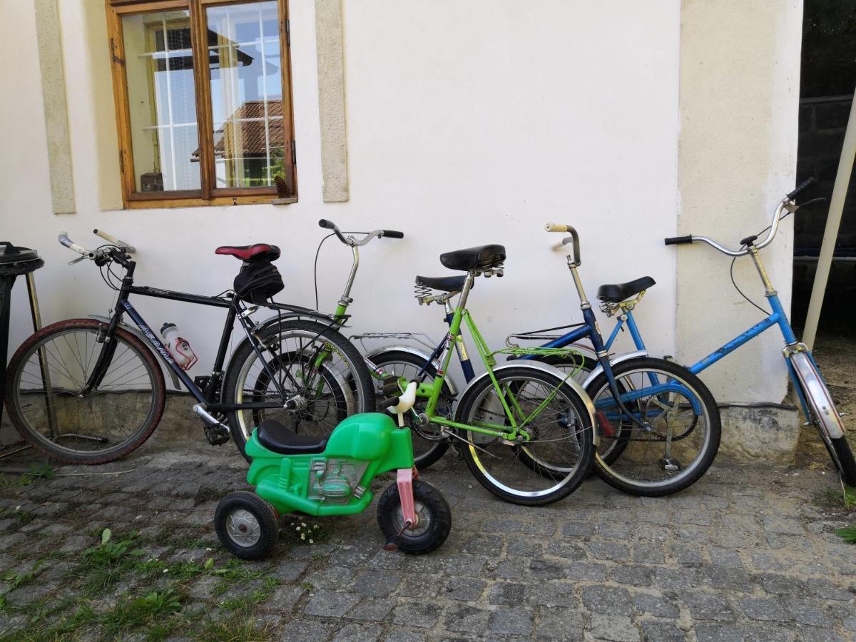 Chalupa Branžež Komárovský rybník Esterno foto